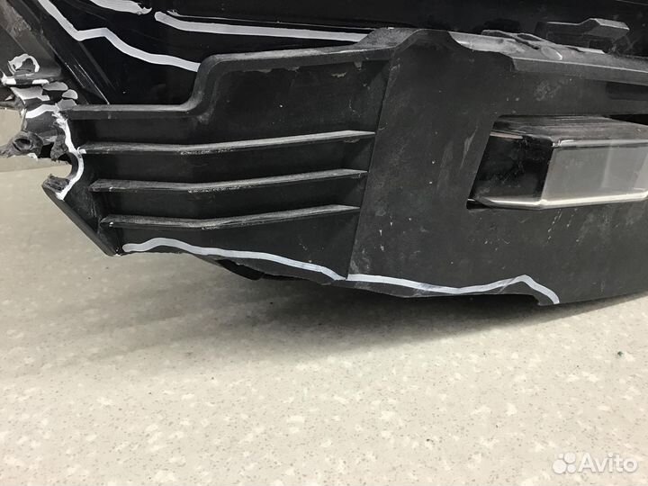 Фара правая Geely Atlas 2017