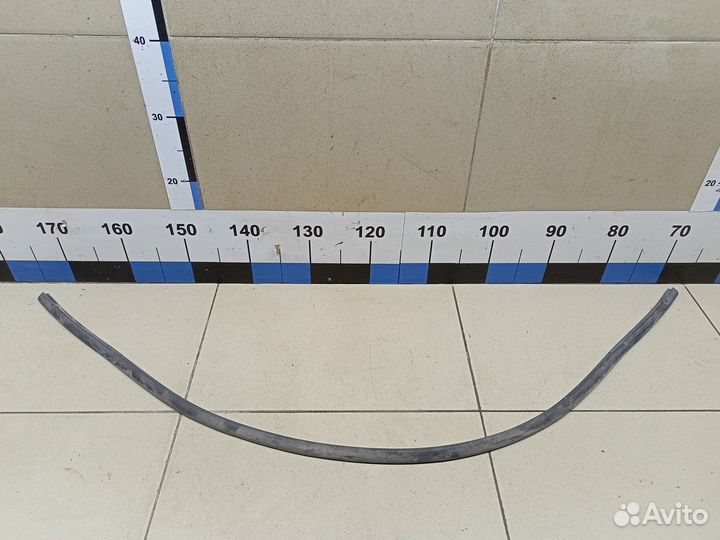 Уплотнитель капота Juke (F15) 2011