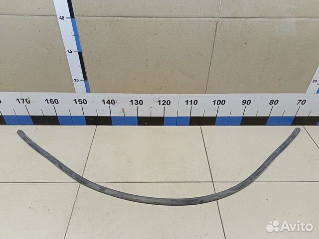 Уплотнитель капота Juke (F15) 2011