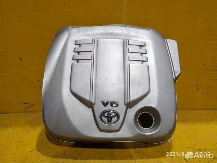 Декоративная накладка двигателя Toyota Crown