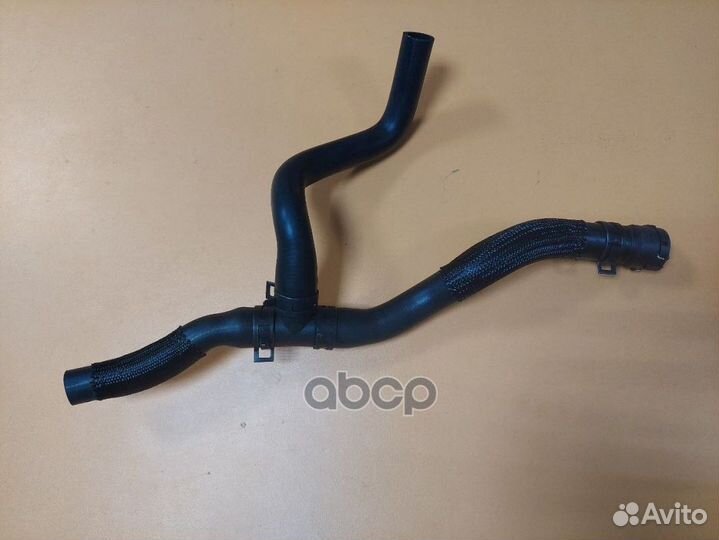 10460HJ300LOW патрубок системы охлаждения нижни