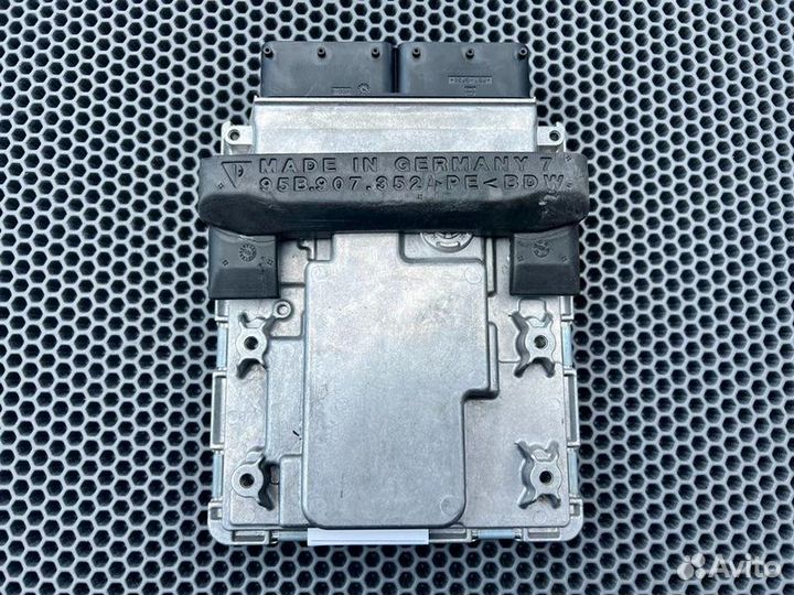 Блок управления двигателем передний Porsche Macan