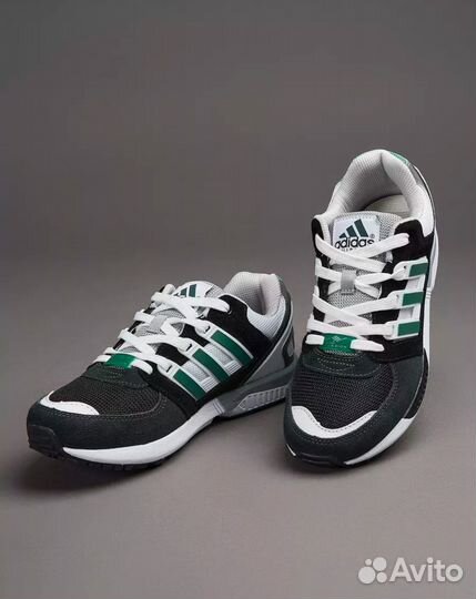 Кроссовки новые adidas torsion