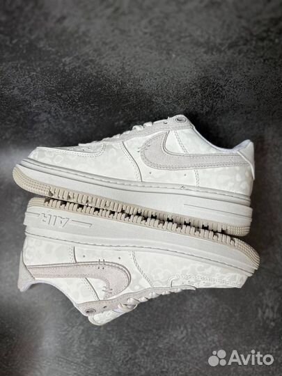 Кроссовки Nike Air Force 1 Luxe Summit White Sneak