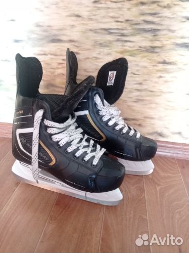 Коньки хоккейные