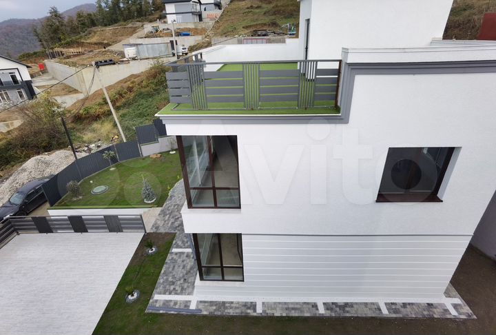 Дом 237 м² на участке 4,8 сот.