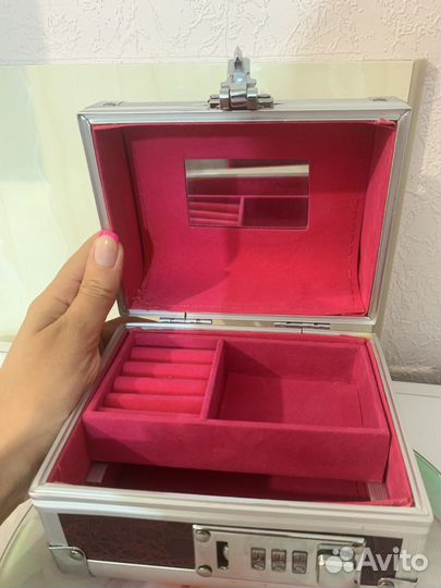 Шкатулка на замке