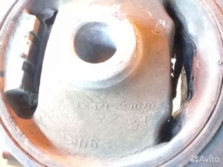 Опора двигателя (подушка двс) задняя 12371-28070 T