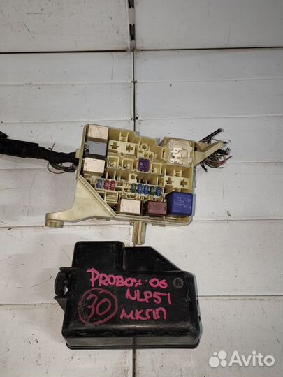 Блок предохранителей toyota probox NLP51V 1ND-TV