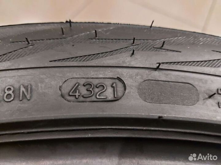 Nokian Tyres Hakkapeliitta R3 SUV 235/45 R20 100T