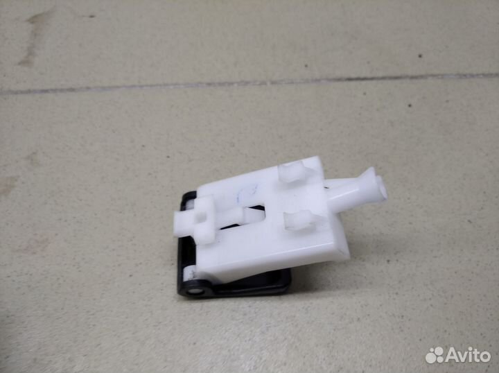 Ручка открывания капота Hi Lux 2015