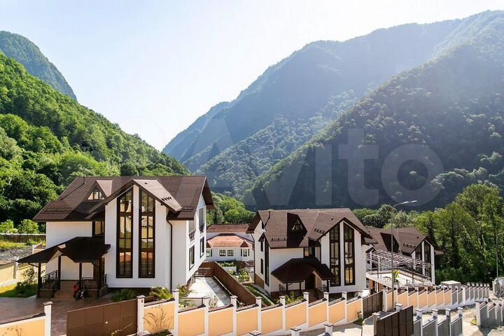 Дом 220 м² на участке 7 сот.