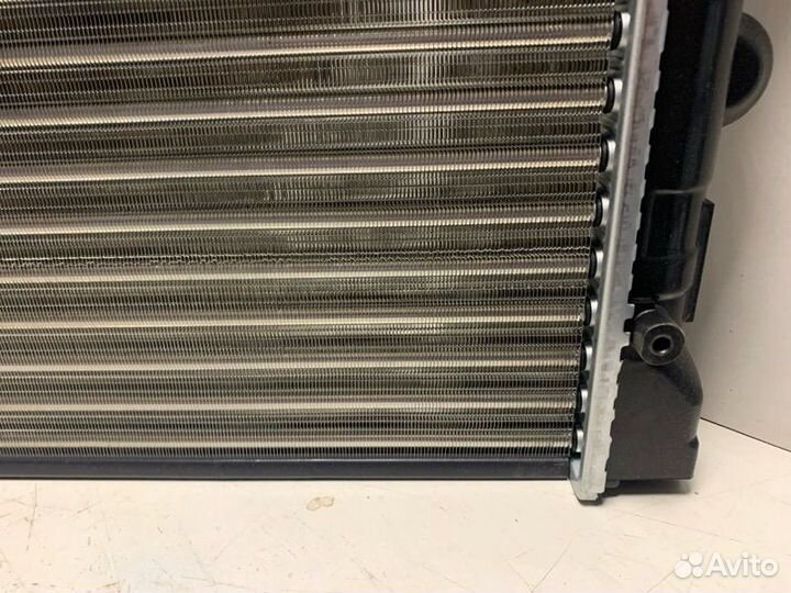 Радиатор охлаждения Volkswagen Passat B3