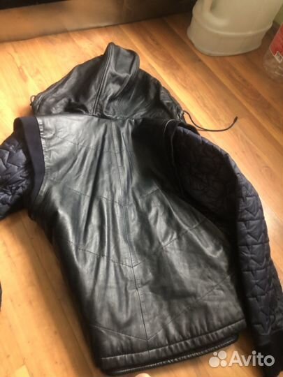 Продам куртку осеннюю