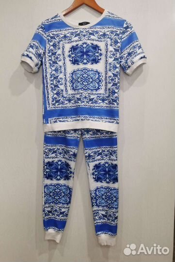 Продам новый костюм