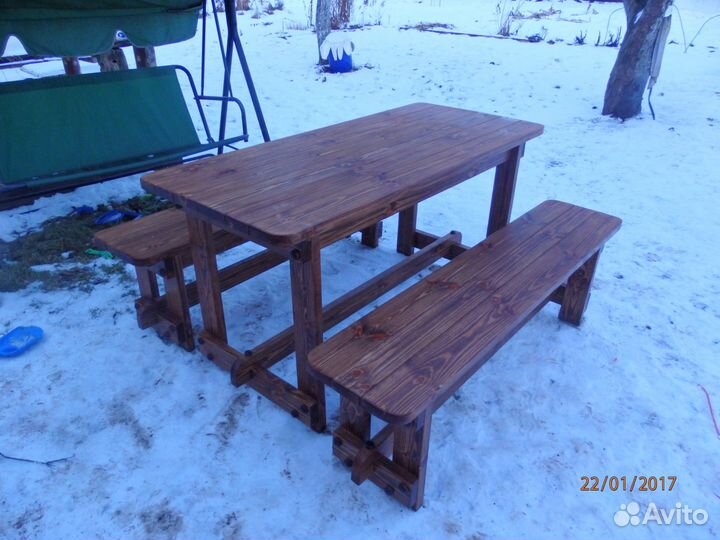 Стол со скамьями