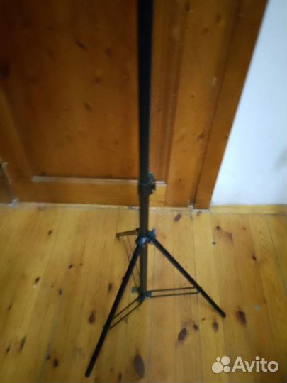 Микрофонная стойка прямая