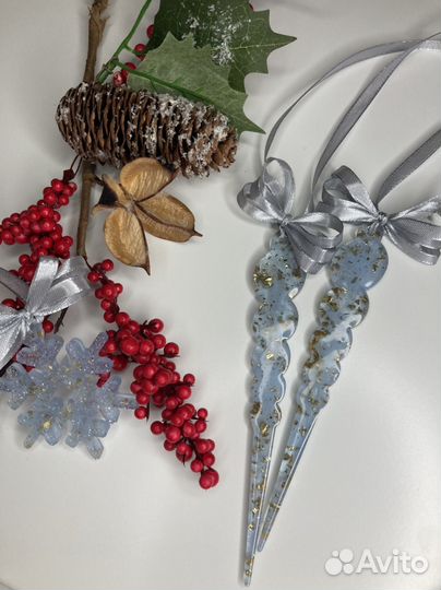 Набор елочных игрушек из эпоксидной смолы