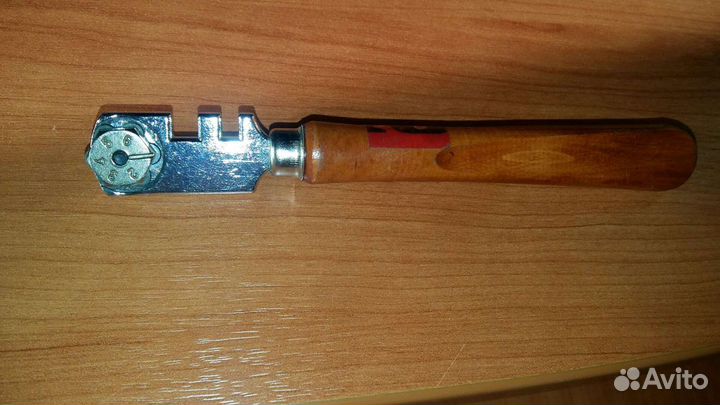 Твердосплавный роликовый стеклорез/германия