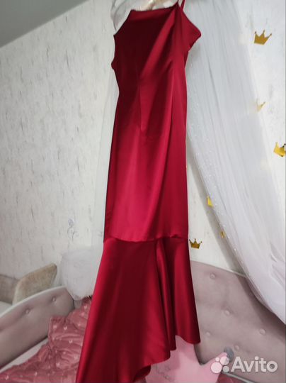 Платье вечернее