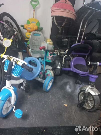 Трехколесный детский велосипед с ручкой