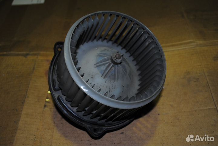 Моторчик печки (отопителя) митсубиси эклипс 3