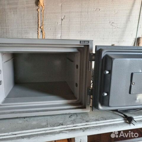 Огнеупорный взломостойкий сейф