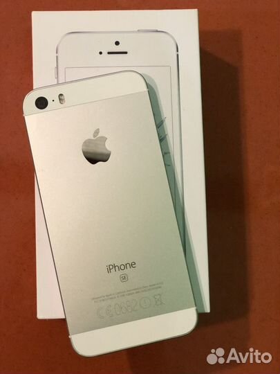 iPhone SE, 64 ГБ