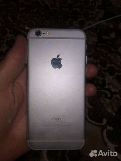 Телефон iPhone 6