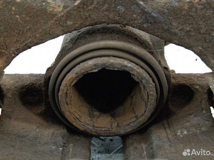 Суппорт передний правый Renault Scenic рест. 2000