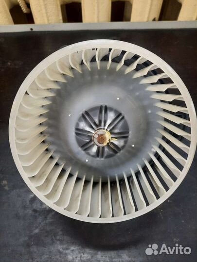 Моторчик отопителя toyota avensis