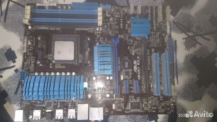 Материнская плата с процессором