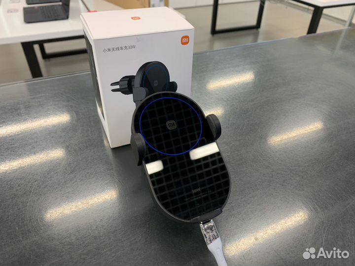 Автодержатель с беспроводной зарядкой 30Вт