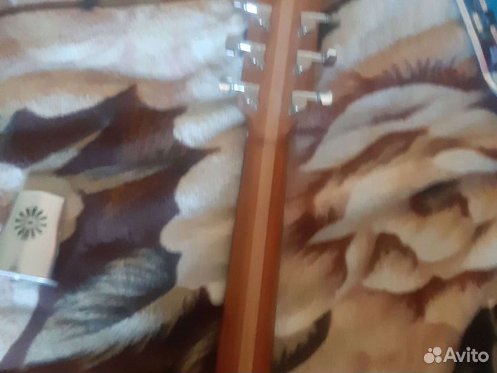 Акустическая гитара новая