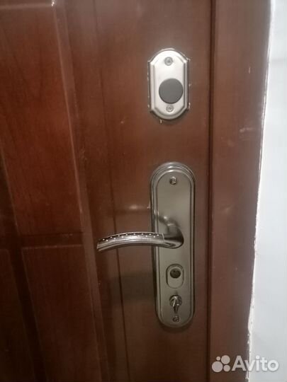 Дверь входная металлическая бу