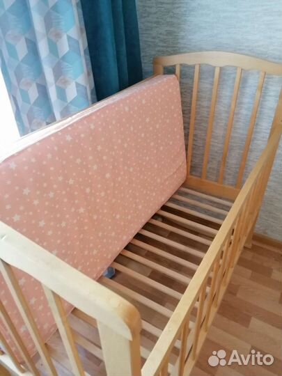 Детская кроватка