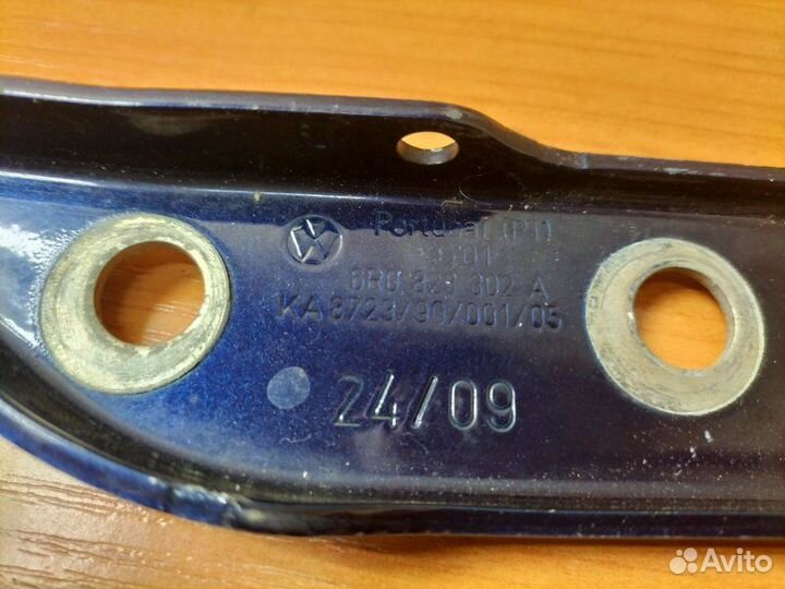 Петля капота правая Volkswagen Polo MK5 cggb 1.4