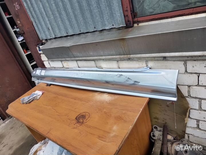 Порог левый Peugeot 307