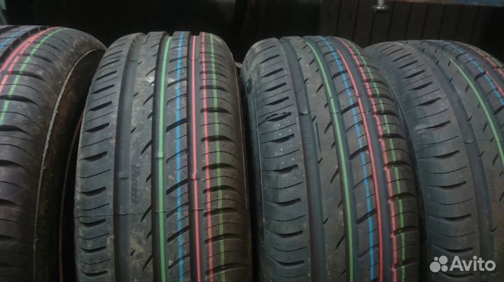 Viatti Strada Asimmetrico V-130 215/55 R17