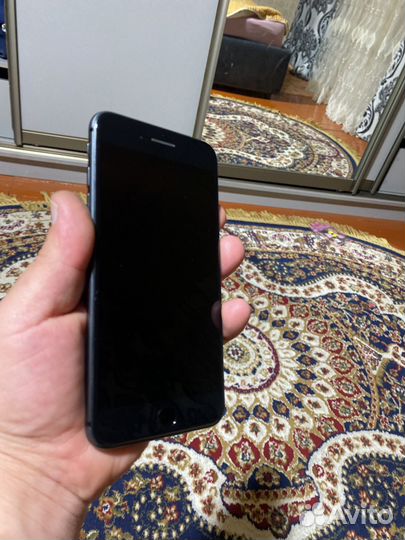 iPhone 8 Plus, 64 ГБ