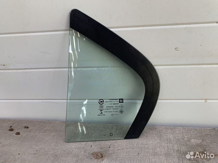 Форточка задней правой двери Шевроле Авео Т300