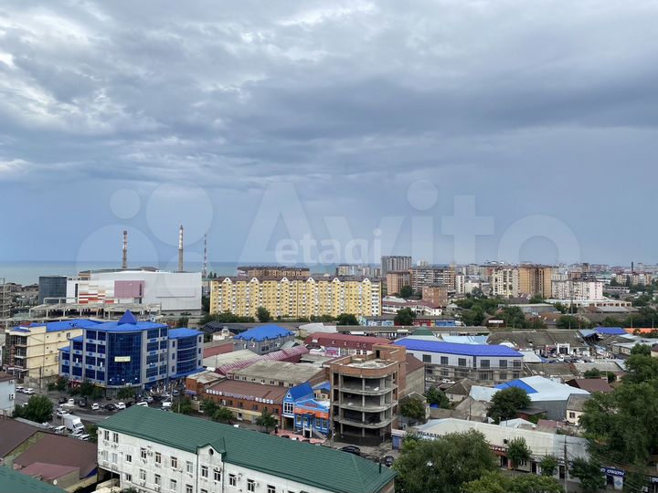 2-к. квартира, 80 м², 12/17 эт.