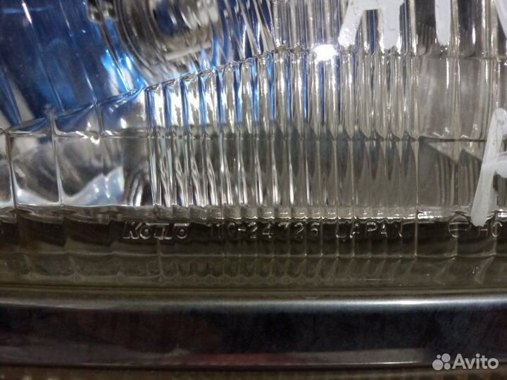 Фара правая Nissan Elgrand atwe50 ZD30ddti 2000