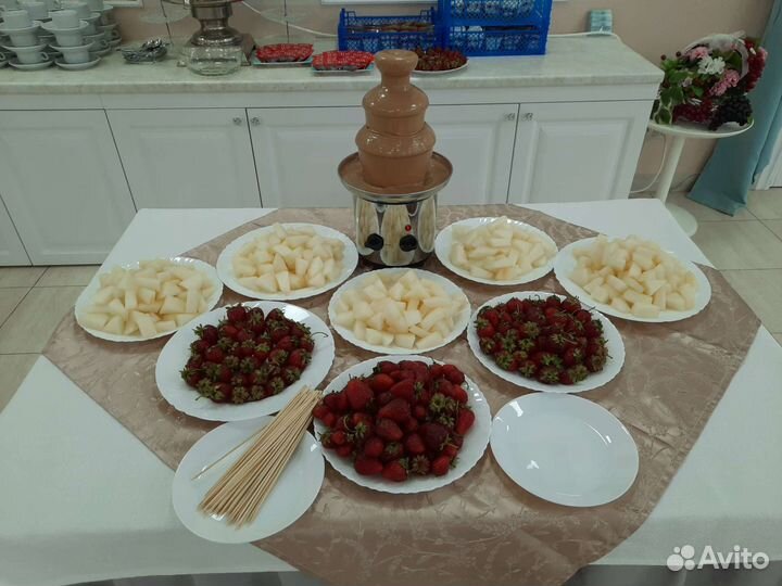 Шоколадный фонтан в аренду