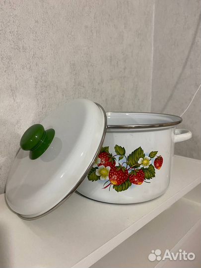 Кастрюля эмалированная 3.0л новая