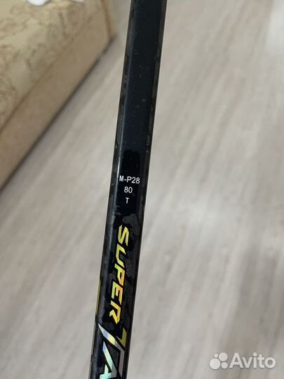 Клюшки хоккейные сломанные