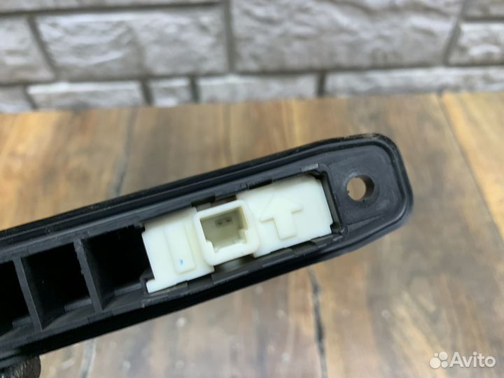 Toyota camry V50 Кнопка открывания багажника