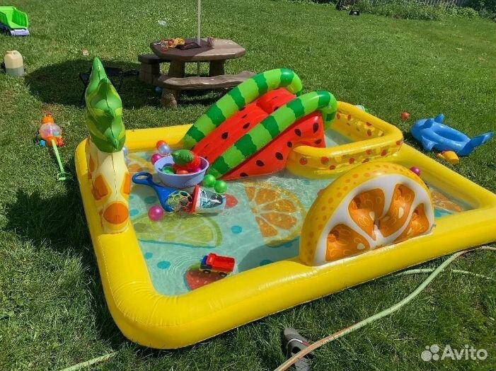 Детский надувной бассейн