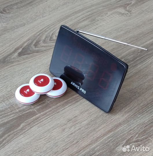 Кнпока вызова официанта и табло отображения вызова