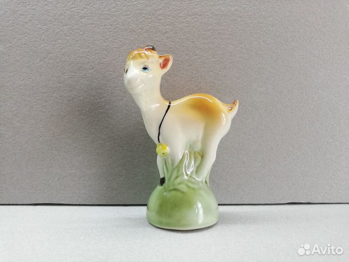 Фигурка козленок фарфор